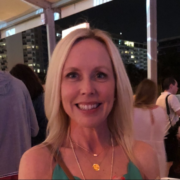 Meet your Posher, Stephanie - Picture 2 of 2